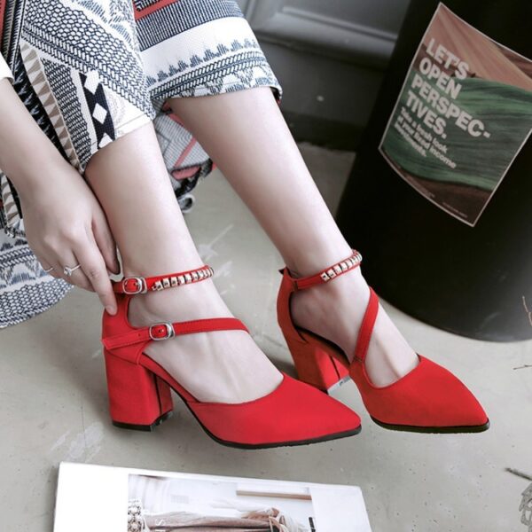Oversize sandals with chunky heel - Image 3