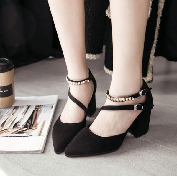 Oversize sandals with chunky heel