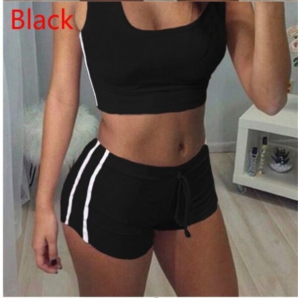 Crop top and striped shorts - Image 5